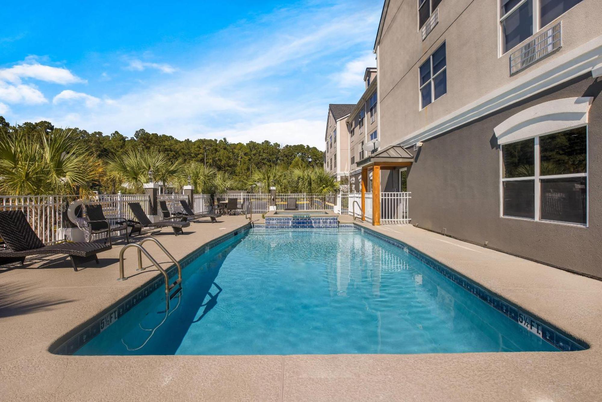 Country Inn & Suites By Radisson, Hinesville, Ga Εξωτερικό φωτογραφία