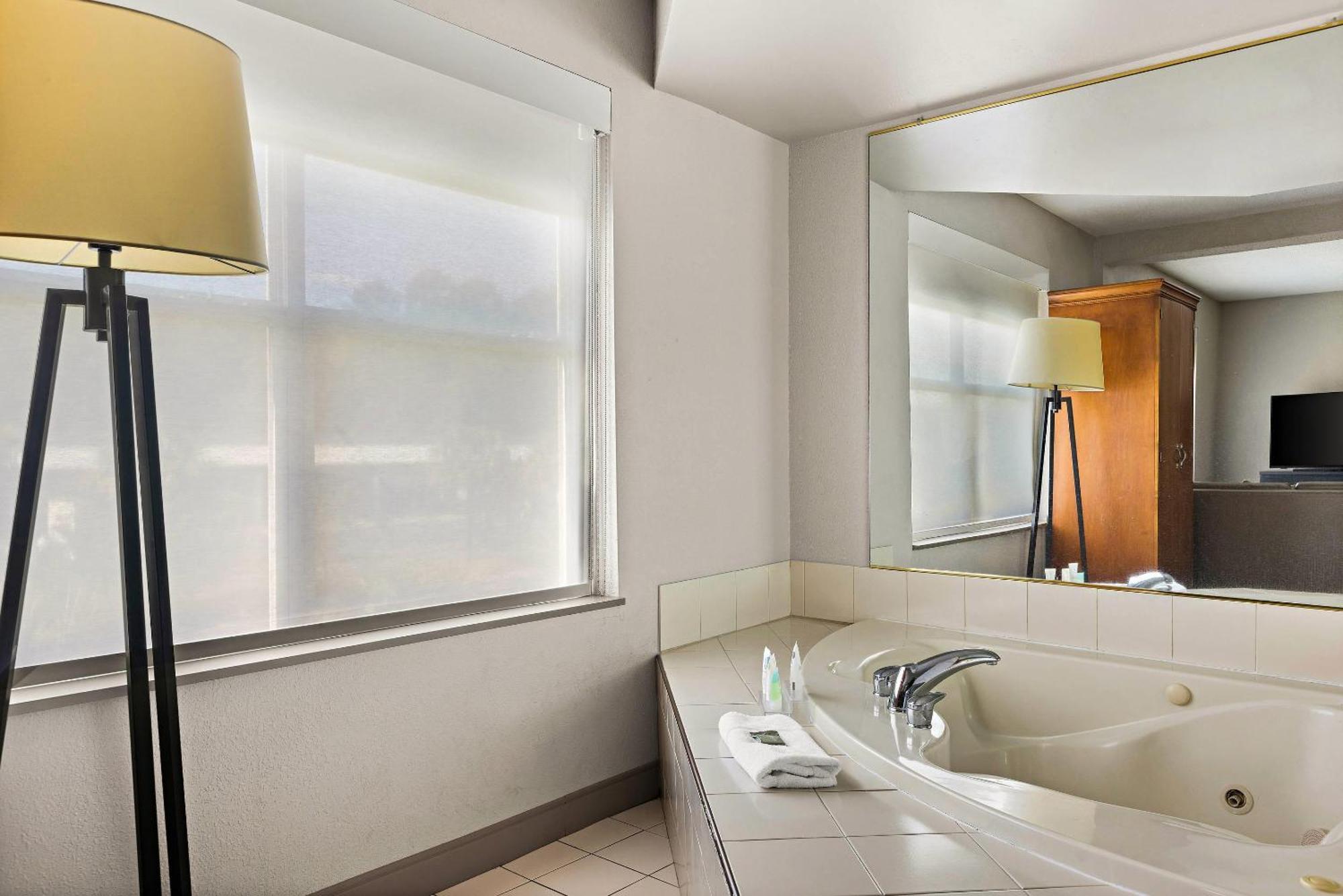 Country Inn & Suites By Radisson, Hinesville, Ga Εξωτερικό φωτογραφία