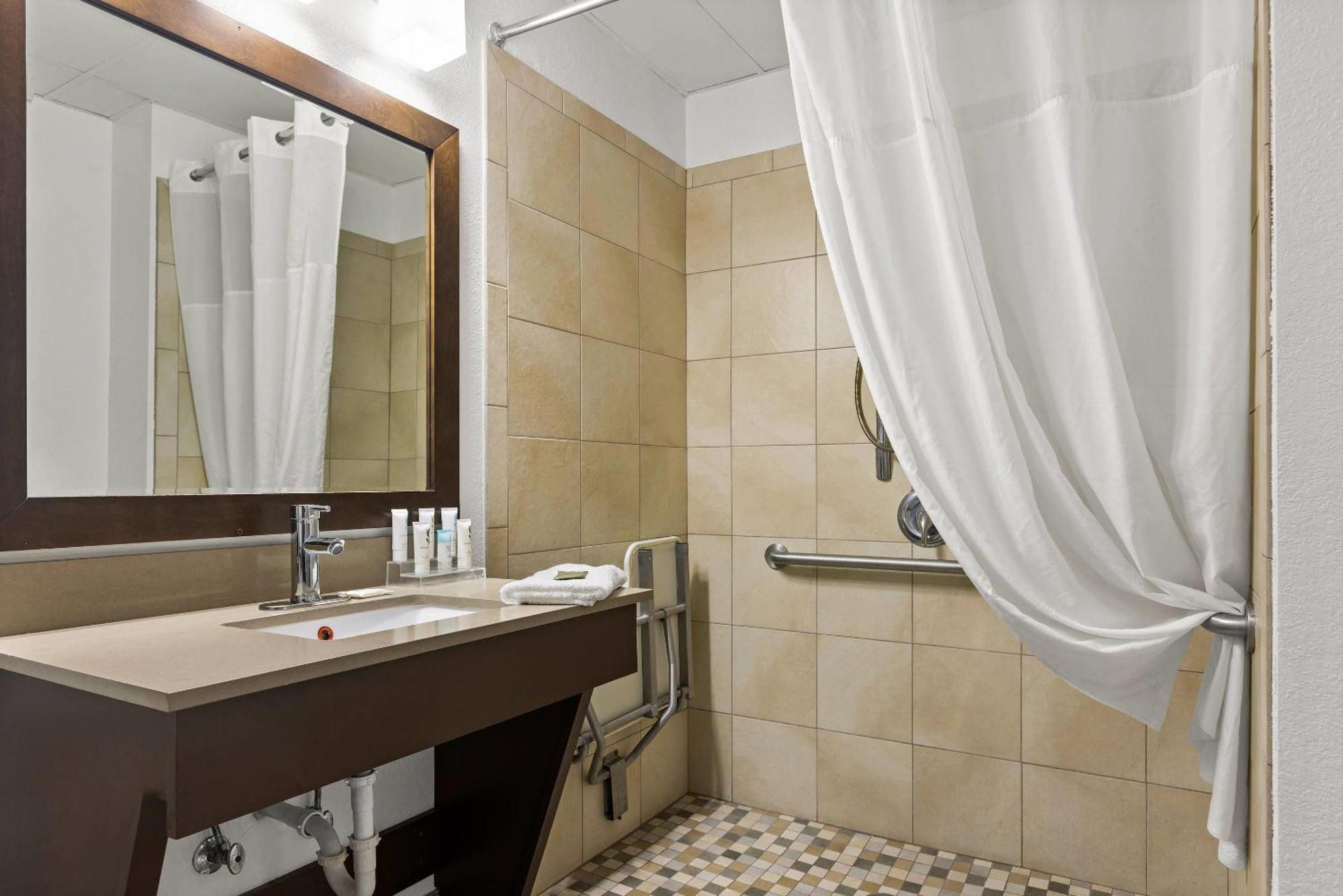 Country Inn & Suites By Radisson, Hinesville, Ga Εξωτερικό φωτογραφία