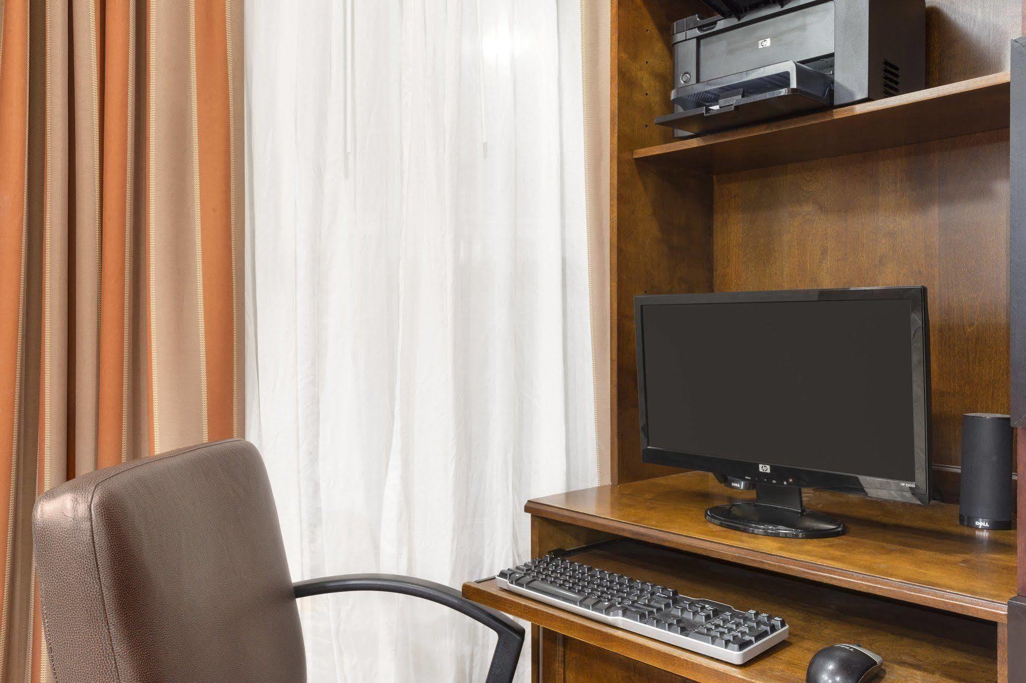 Country Inn & Suites By Radisson, Hinesville, Ga Εξωτερικό φωτογραφία
